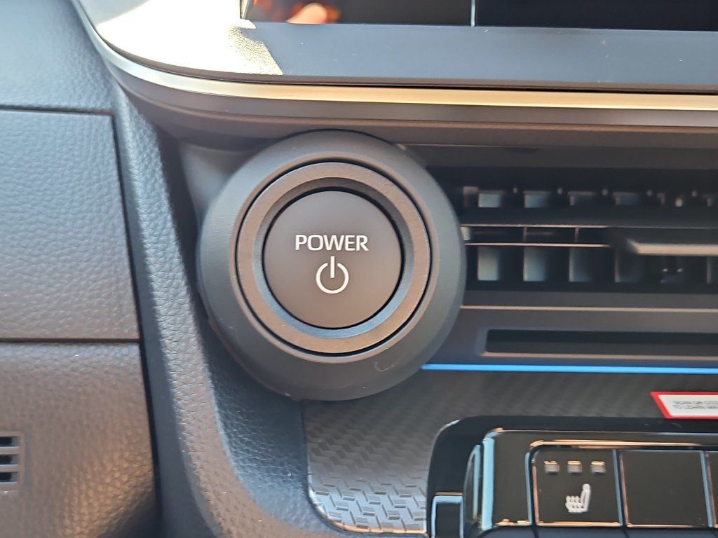 New 2027 Toyota Prius XLE AWD/4WD image 13