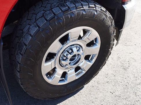 Used 2023 Ford F250 Lariat w/ Chrome Package image 11