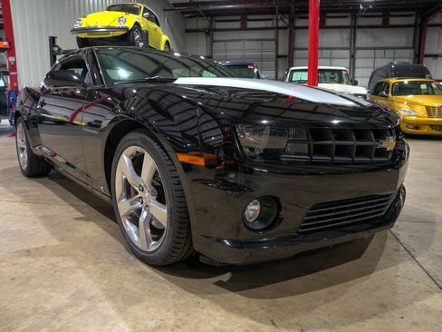 Used 2010 Chevrolet Camaro SS RWD image 12