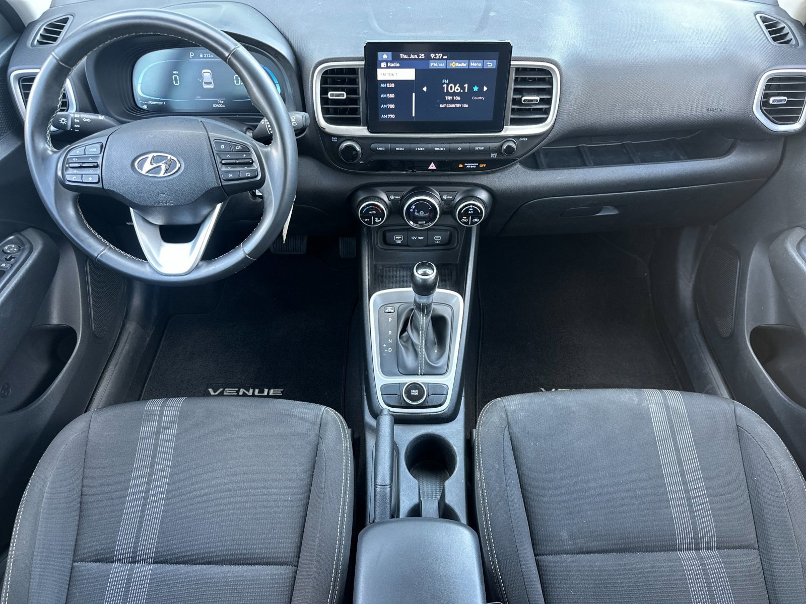 Used 2023 Hyundai Venue SEL FWD image 13