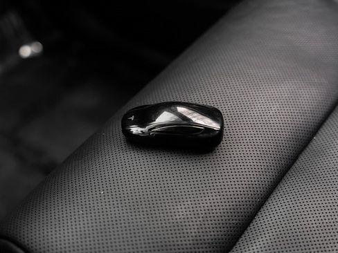 Used 2022 Tesla Model X image 65