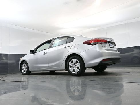 Used 2017 Kia Forte LX FWD image 21