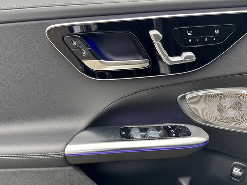 New 2025 Mercedes-Benz C 300 4MATIC Sedan image 12