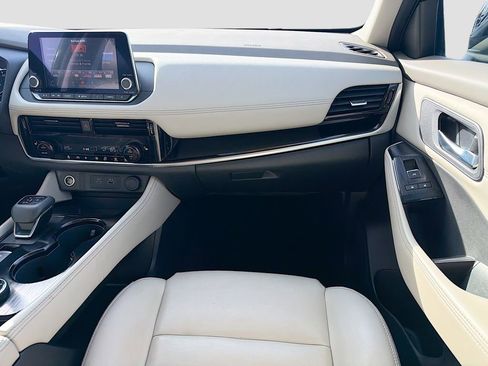 Used 2023 Nissan Rogue SL image 19