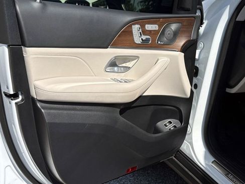 Used 2025 Mercedes-Benz GLE 450e 4MATIC image 17