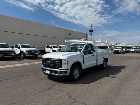 New 2026 Ford F250 XL w/ XL Chrome Package image 5