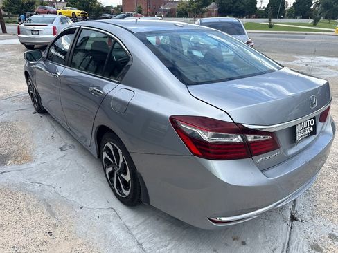 Used 2017 Honda Accord EX-L image 3