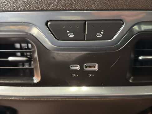 Used 2025 Chevrolet Silverado 1500 LTZ AWD/4WD image 14