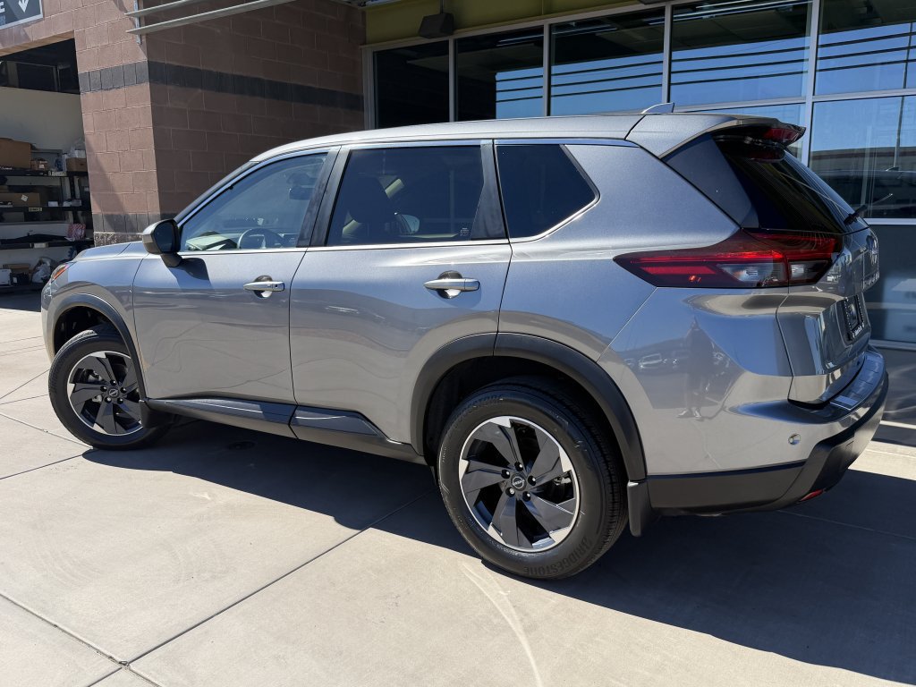 Used 2025 Nissan Rogue SV FWD image 5