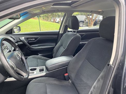 Used 2015 Nissan Altima 2.5 SV w/ Convenience Package FWD image 4