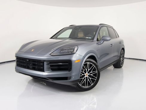 Certified 2026 Porsche Cayenne E-Hybrid AWD/4WD image 6