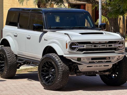 Used 2026 Ford Bronco Outer Banks AWD/4WD image 1