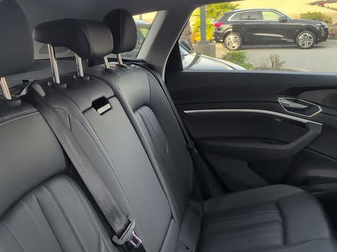 Used 2023 Audi e-tron Premium Plus w/ Premium Plus Package image 14