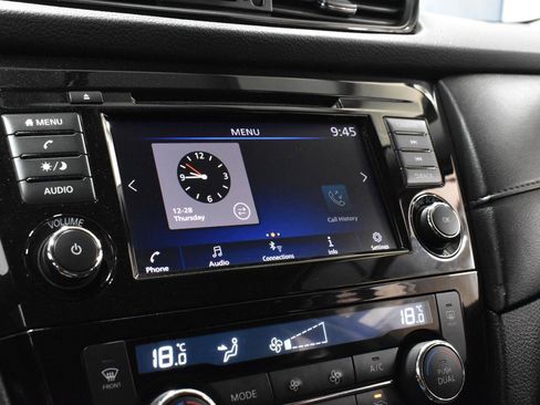 Used 2019 Nissan Rogue S image 14