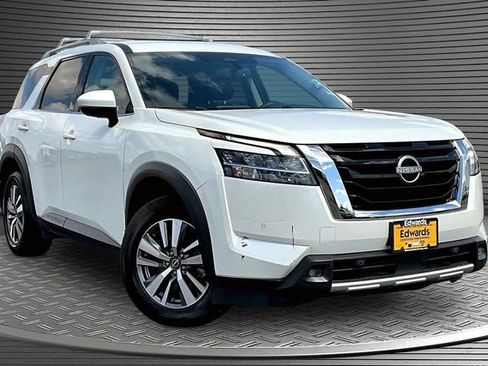 Used 2022 Nissan Pathfinder SL AWD/4WD image 3