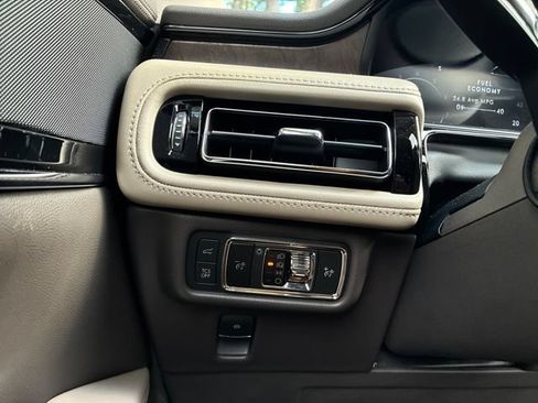 Certified 2022 Lincoln Nautilus Reserve FWD image 25