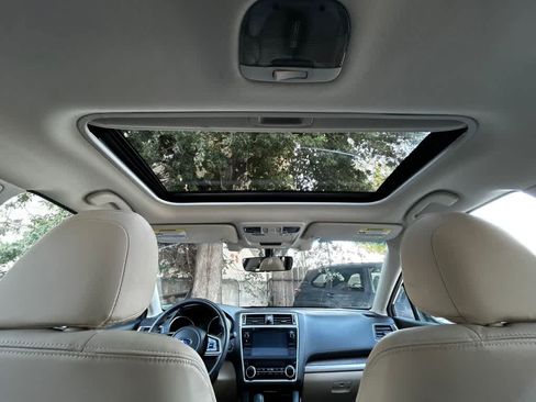 Used 2019 Subaru Outback 2.5i Limited AWD/4WD image 11