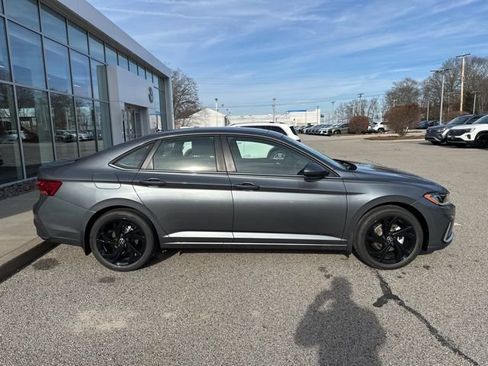 New 2026 Volkswagen Jetta SE image 8