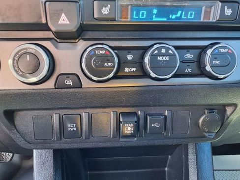 Used 2021 Toyota Tacoma TRD Off-Road image 20