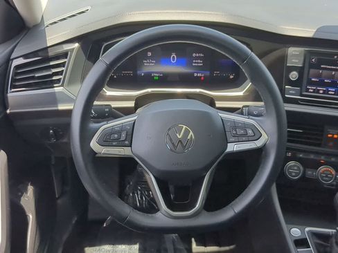 Used 2022 Volkswagen Jetta SE FWD image 24