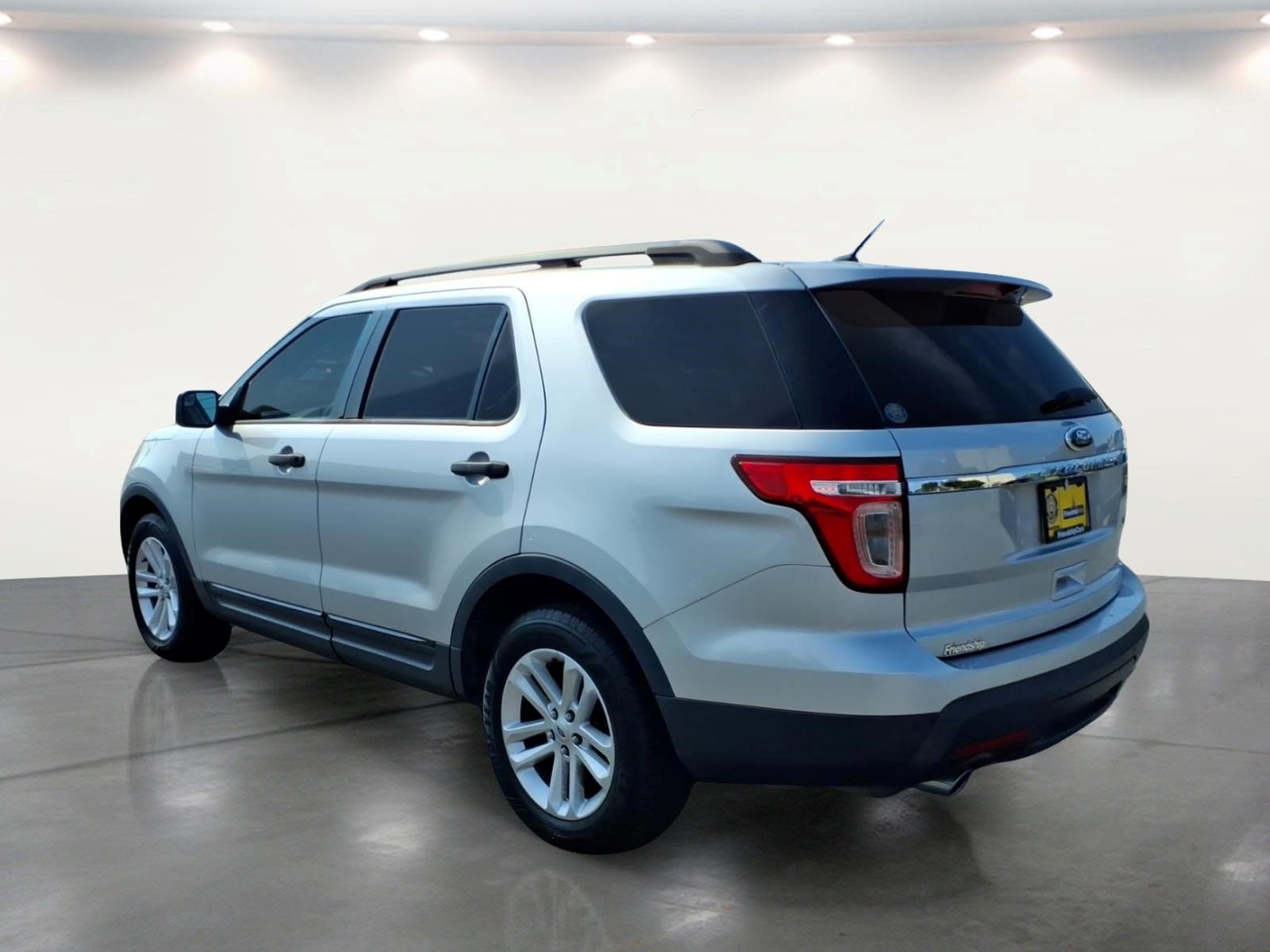 Used 2015 Ford Explorer FWD image 4