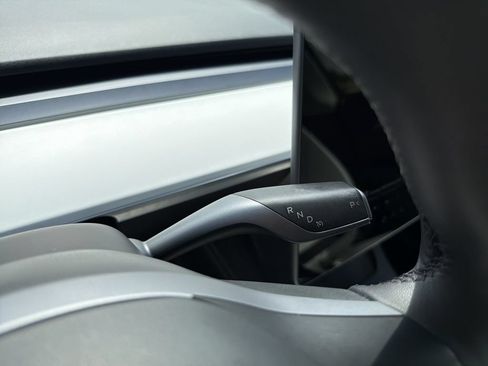 Used 2023 Tesla Model Y Long Range AWD/4WD image 15
