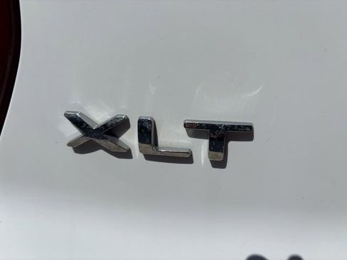 Used 2016 Ford Explorer XLT w/ Equipment Group 202A AWD/4WD image 5