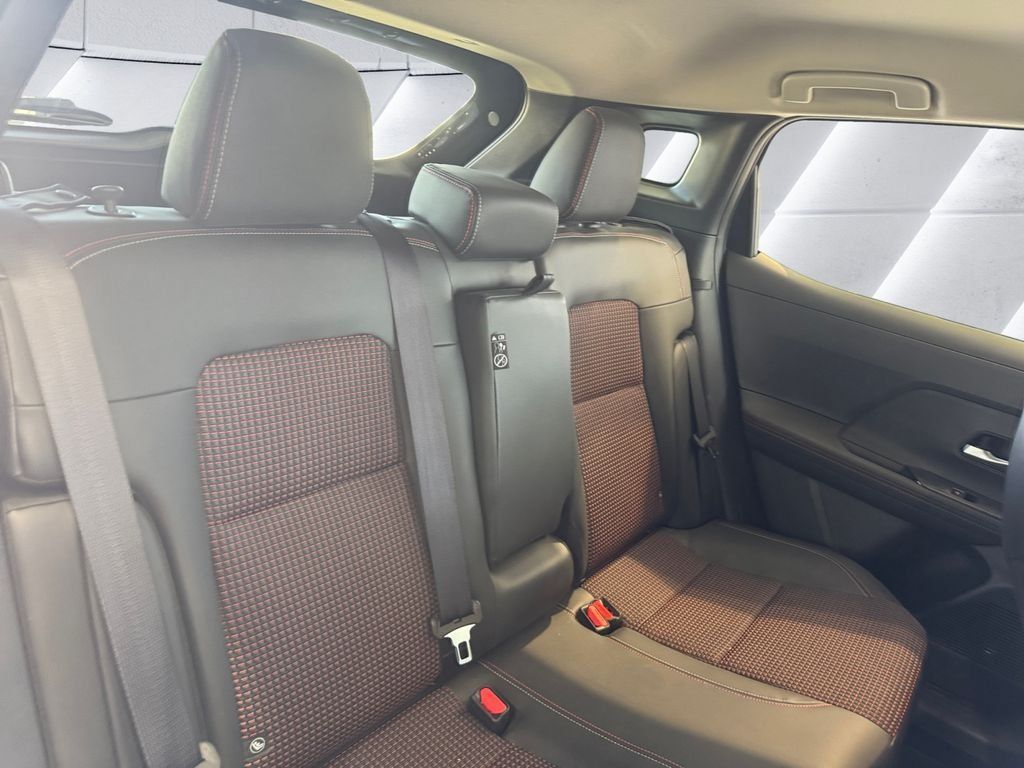 Used 2025 Nissan Kicks SR AWD/4WD image 16
