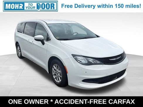 Used 2022 Chrysler Voyager LX FWD image 7