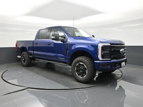 New 2026 Ford F250 Platinum w/ Tremor Off-Road Package image 17