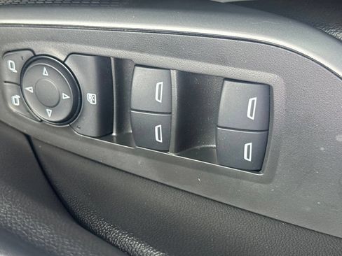 Used 2025 Chevrolet Trax RS FWD image 25
