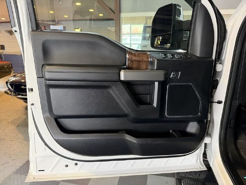 Used 2017 Ford F350 Platinum w/ FX4 4x4 Off Road Package image 27