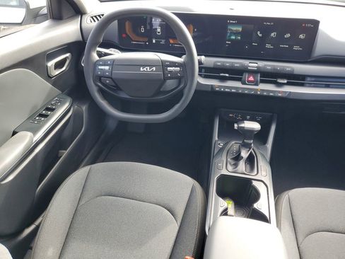 Used 2025 Kia K4 LXS image 10