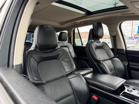 Used 2023 Lincoln Aviator Grand Touring w/ Equipment Group 301A AWD/4WD image 9