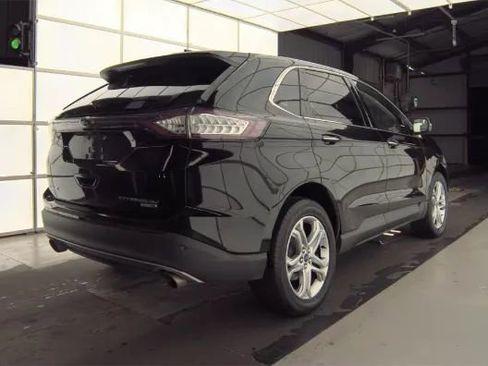 Used 2018 Ford Edge Titanium w/ Equipment Group 301A image 5