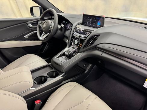 Used 2025 Acura RDX SH-AWD image 25