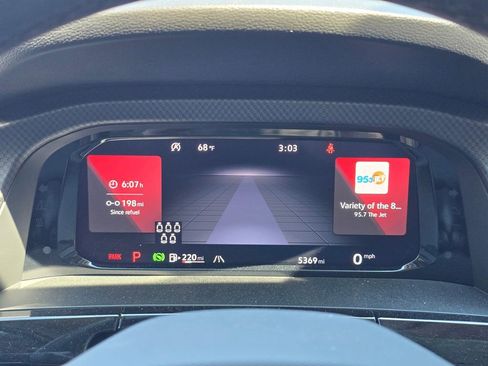 Used 2025 Volkswagen Atlas Peak Edition SE AWD/4WD image 17