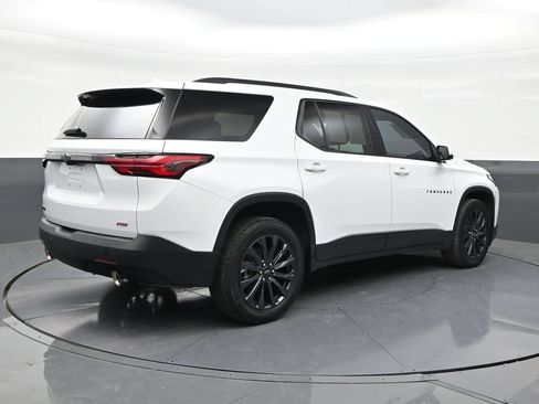 Used 2022 Chevrolet Traverse RS FWD image 5