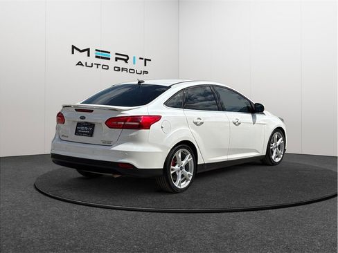Used 2015 Ford Focus Titanium image 9