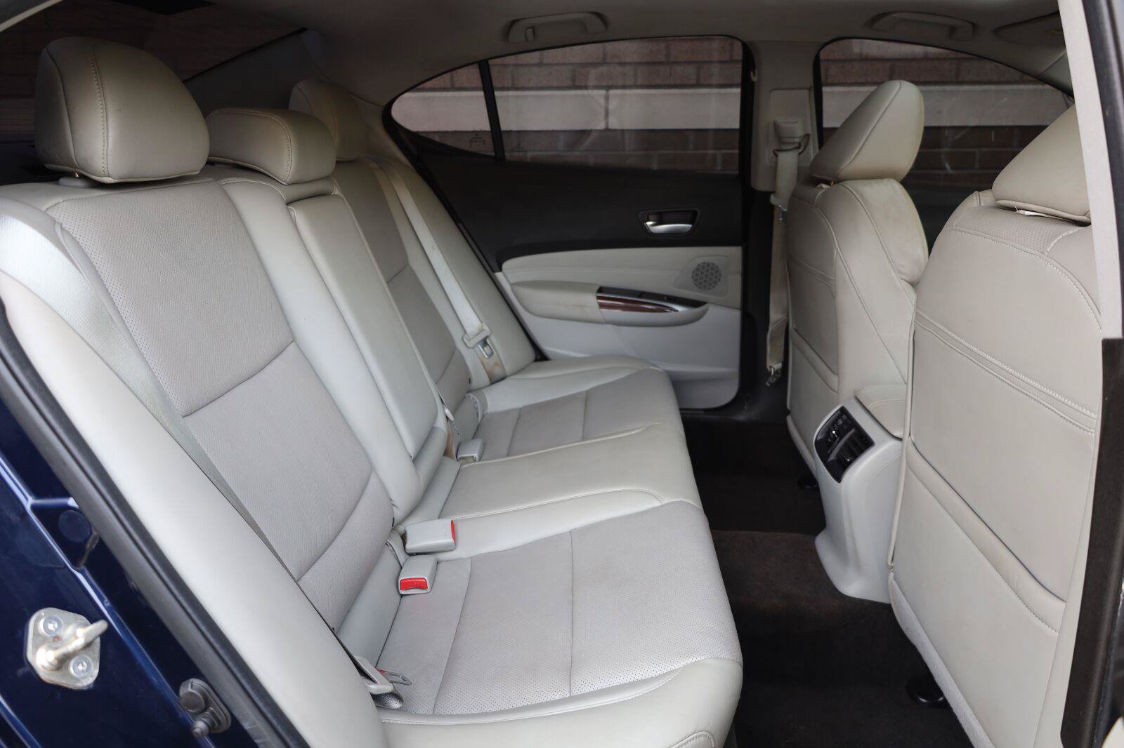 Used 2015 Acura TLX w/ Technology Package FWD image 23