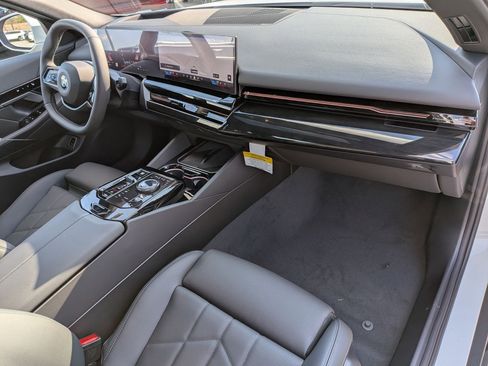 New 2026 BMW 530i xDrive w/ Premium Package image 38