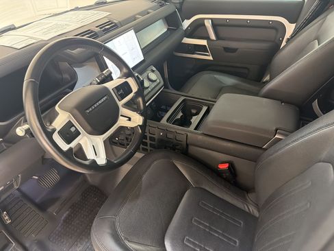Used 2022 Land Rover Defender 110 X-Dynamic SE AWD/4WD image 4