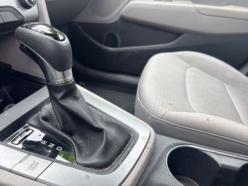Used 2017 Hyundai Elantra SE FWD image 22