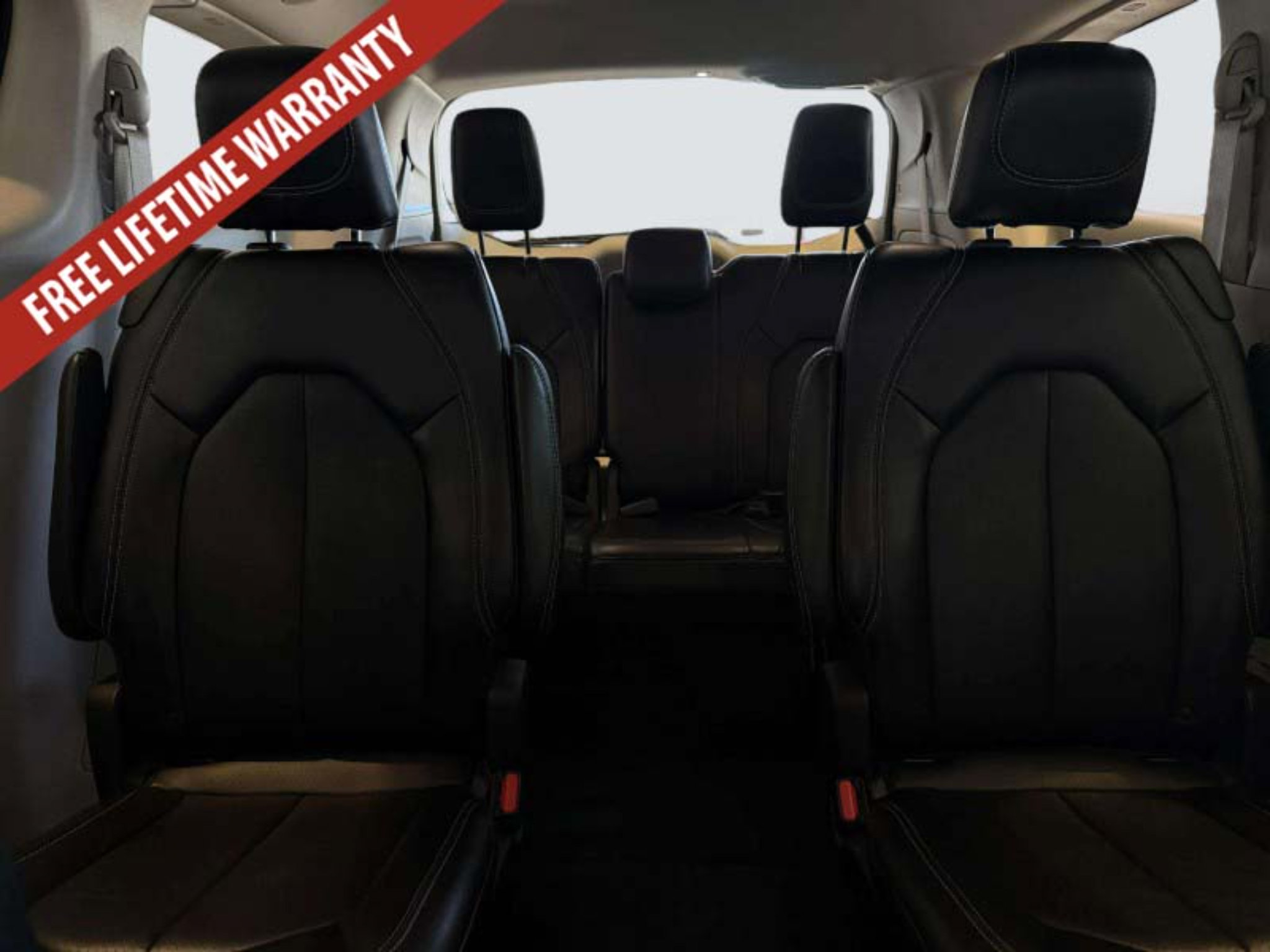 Used 2024 Chrysler Pacifica Touring-L FWD image 30