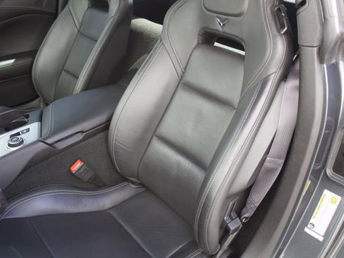 Used 2017 Chevrolet Corvette Stingray Coupe RWD image 13