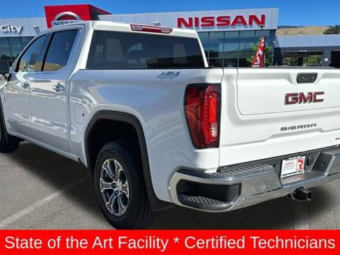 Used 2025 GMC Sierra 1500 SLT AWD/4WD image 5