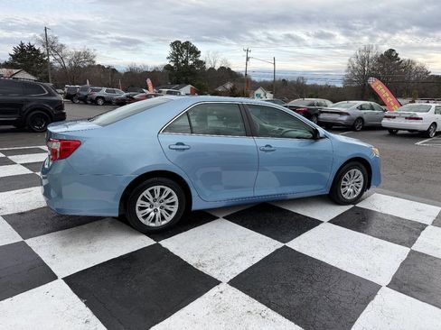 Used 2013 Toyota Camry L image 4