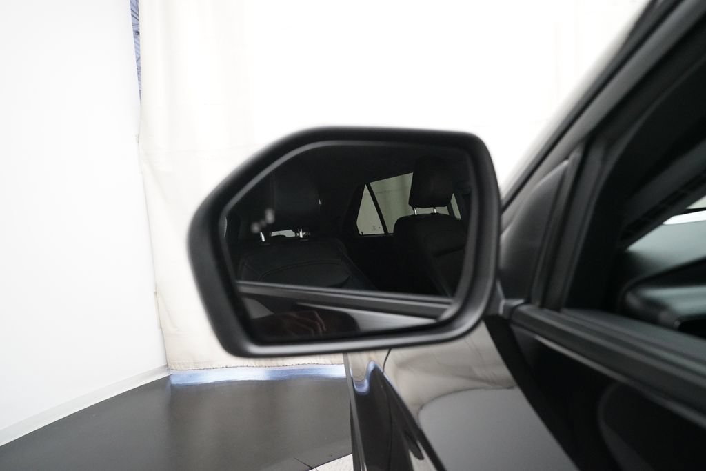 Used 2023 Ford Explorer XLT AWD/4WD image 25
