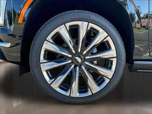 New 2026 Cadillac Escalade ESV Luxury w/ Touring Package AWD/4WD image 12