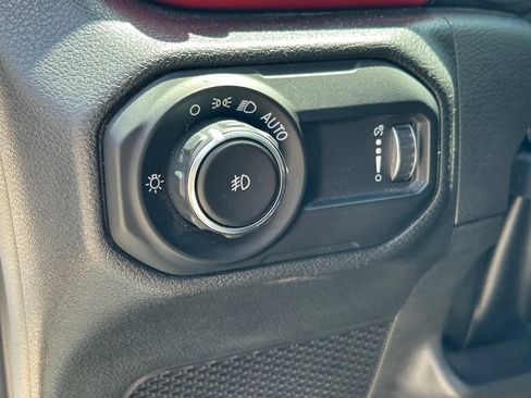 Used 2023 Jeep Wrangler Unlimited Rubicon w/ LED Lighting Group AWD/4WD image 24